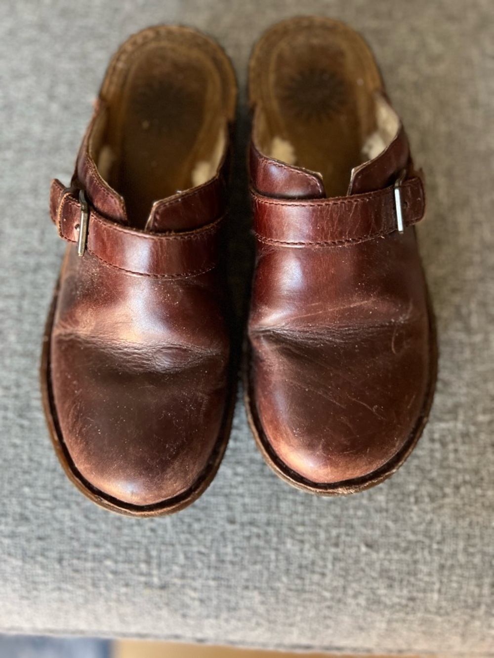 Ugg Livia Leather Clogs